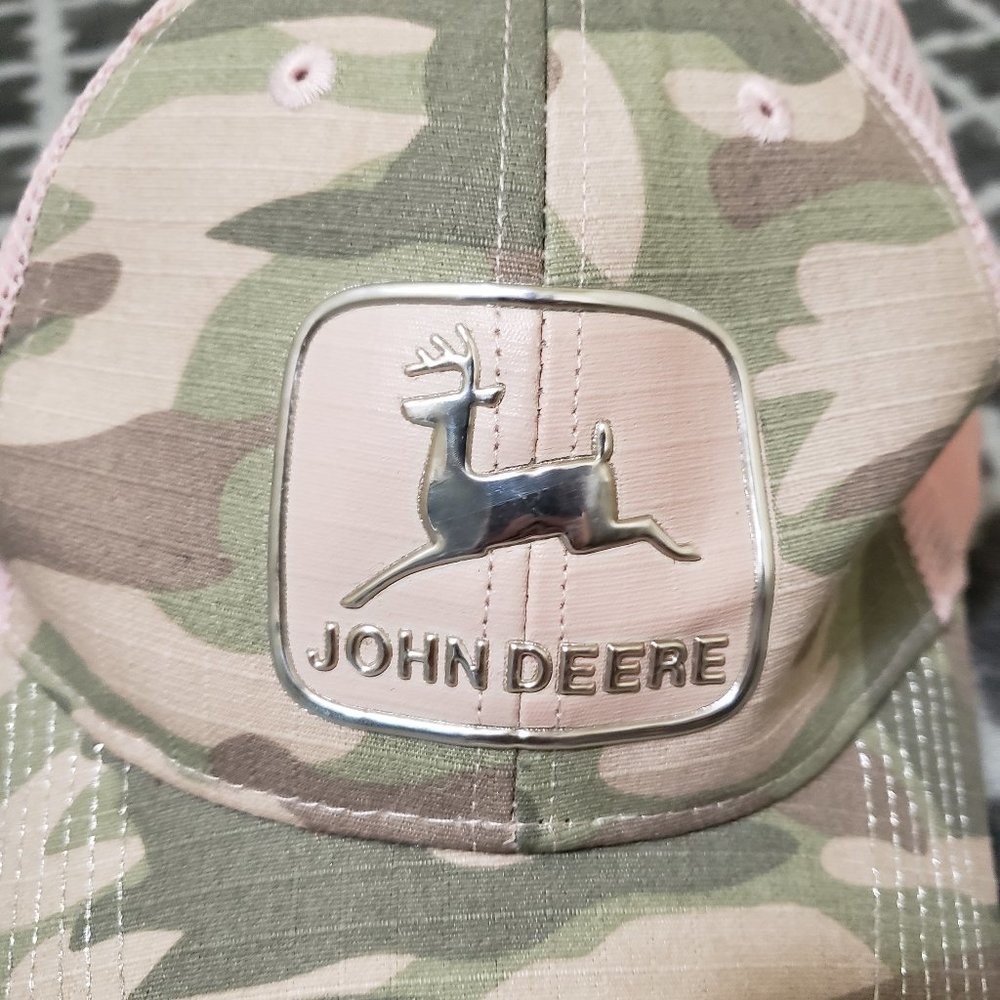 John Deere Pink&Camo - Picture 3 of 5